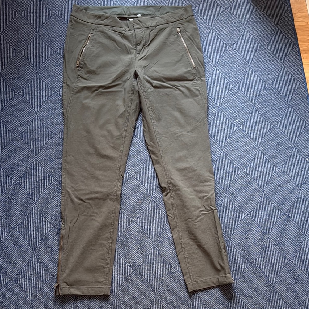 Women’s Olive travel pants